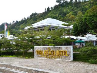Toba Beach Hotel - Tuk Tuk - 9
