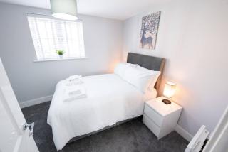 Two Bed, Two bath, Apartment with Parking Space - Colchester - 5