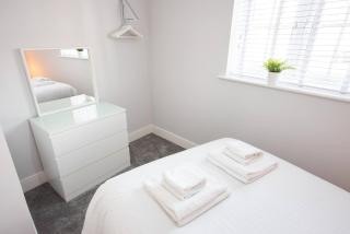 Two Bed, Two bath, Apartment with Parking Space - Colchester - 1