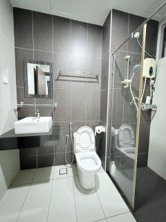 Stylish Luxury Two Bedrooms Condo 1-6pax at D Secret Garden - Johor Bahru-Mid Valley-Paradigm Mall-Dato Onn-Setia Tropika-Kempas-UTM - 1