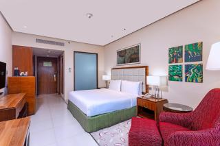 Holiday Inn Cochin by IHG - Kochi - 5