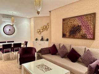 Modern 3BR Apartment with Pool & Golf Views - Marrakesh - 0