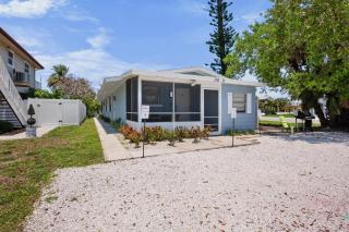 A Place in Paradise Unit A - Anna Maria - 3