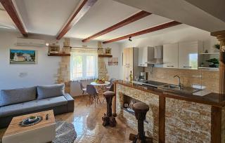 Nice Apartment In Rovanjska Jasenice - 5