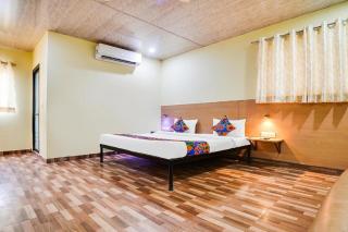 Hotel Royal Near Laxmi Nagar V3S MALL - New Delhi - 9