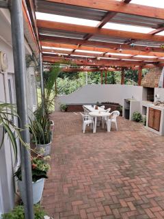 H G Deluxe Guest suites - East London - 0