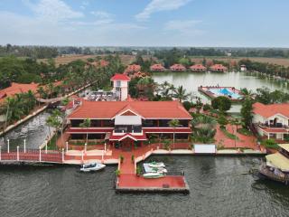 Sterling Lake Palace Alleppey - Alleppey - 9