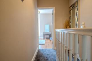 Sleeps 7- Spacious 3 Bed House w Free Parking - Liverpool - 9