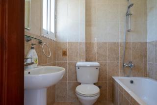 Villa Katerina, Private Pool, Garden & 3 Ensuite Bedrooms - Peyia - 2
