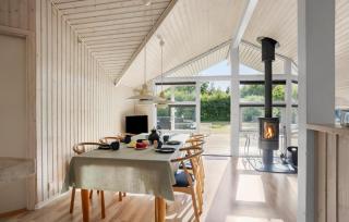 Stunning Home In Humble With Wifi - 5