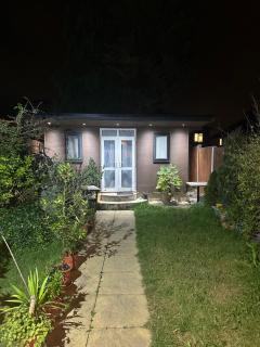 Modern 1 bed suite in guest house private garden - - 9