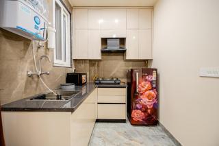 Lime Tree 1BHK Service Apartment Near Artemis Hospital Sector 52 Gurgaon - Gurgaon - 3