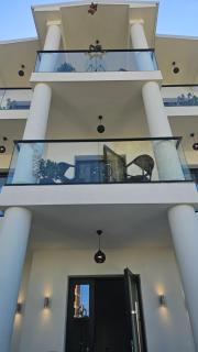 White Pine Villa With Pool - Golem - 3