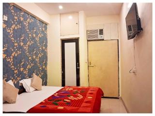 Kashi Vishwanath Temple 2 Km From The Royal Inn New - 2