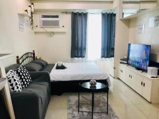 Icons Pad in Makati - Cozy and Comfy Condo with City Views - Manila - 0