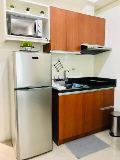 Icons Pad in Makati - Cozy and Comfy Condo with City Views - Manila - 7