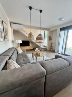 Villa Infinity Bar Montenegro - Brca - 8