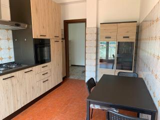 Top Floor Apartment 5 minutes walk to lake - Malgrate - 0