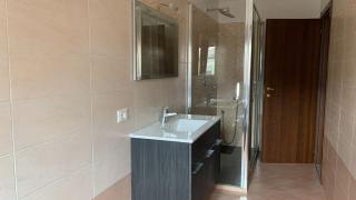 Top Floor Apartment 5 minutes walk to lake - Malgrate - 1