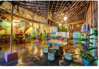 Hotel Taj Villa & Rooftop Restaurant - 3