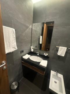 Rozafa Fish City Hotel - Labinot-Fushë - 5