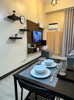 Cozy Haven - Two Palm Tree Villas Newport - Sampong - 4