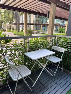 Cozy Haven - Two Palm Tree Villas Newport - Sampong - 2