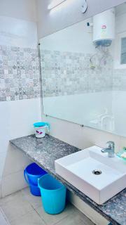 enjoybnb - Greater Noida - 4