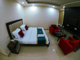 Triyugi Hotel - 5