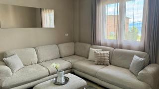 Gjoli Lake View 2BR Apt with Stunning Lake Views - Polisi i Vogël - 0