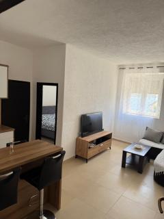 Apartman Prcanj - Kravlja - 1