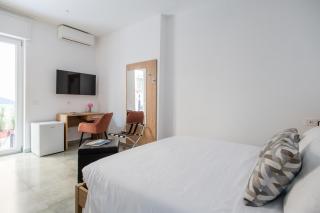 Salvator Rosa Rooms - Terrazza & Metro & Self Check in - Napoli - 6