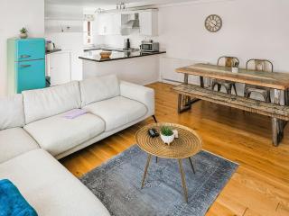 Curiosity Cottage - 1