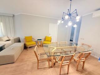 3BR Duplex with Rooftop Oasis in the Heart of Einbay - 3