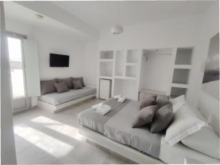 LoveLy Rooms in Perissa - Perissa - 2
