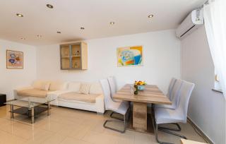 Cozy Home In Polaca With Wifi - 4