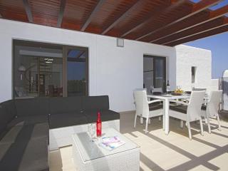 Modern Villa In Los Mojones 4 Bedrooms Large Heated Pool Villa Mojones Puerto Del Carmen - Tías - 2