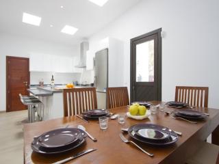 Modern Villa In Los Mojones 4 Bedrooms Large Heated Pool Villa Mojones Puerto Del Carmen - Tías - 1