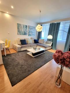 Apartment Banska - City Centre & Private Parking - Banská Bystrica - 0