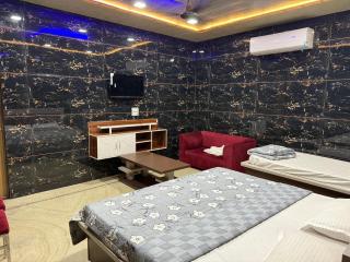 Cr hotel and resort - Bhiwāni - 4