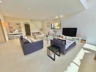 Modern Villa with Pool & Garden Saint-Aygulf - Saint-Aygulf - 3
