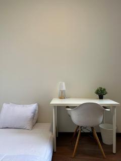 Cozy Fully Furnished 2BR Apartment NavaPark BSD - Cilenggang - 8
