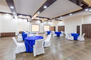 The Palm Pool Resort, Bhimtal - Bhowāli - 1