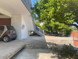 Kouneli's House with Garden - - 4