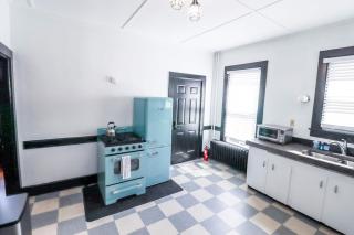 Centrally located East End & off-street parking - Portland - 7