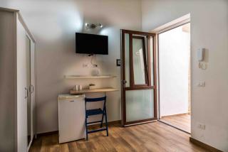 Cefalu Center Apartments - 4