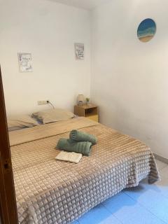 Habitación con baño compartido - Olot - 0