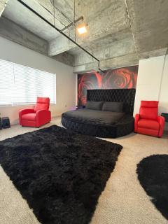 Grand 3br loft in Atlantic Station - 4