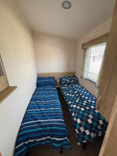Palm Grove 118 - Golden Palm Resort - pet friendly, Wi-Fic close to the beach - Meadow Lakes Caravan & Lodge Hire - Chapel Saint Leonards - 6