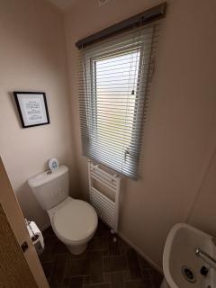Palm Grove 118 - Golden Palm Resort - pet friendly, Wi-Fic close to the beach - Meadow Lakes Caravan & Lodge Hire - Chapel Saint Leonards - 2